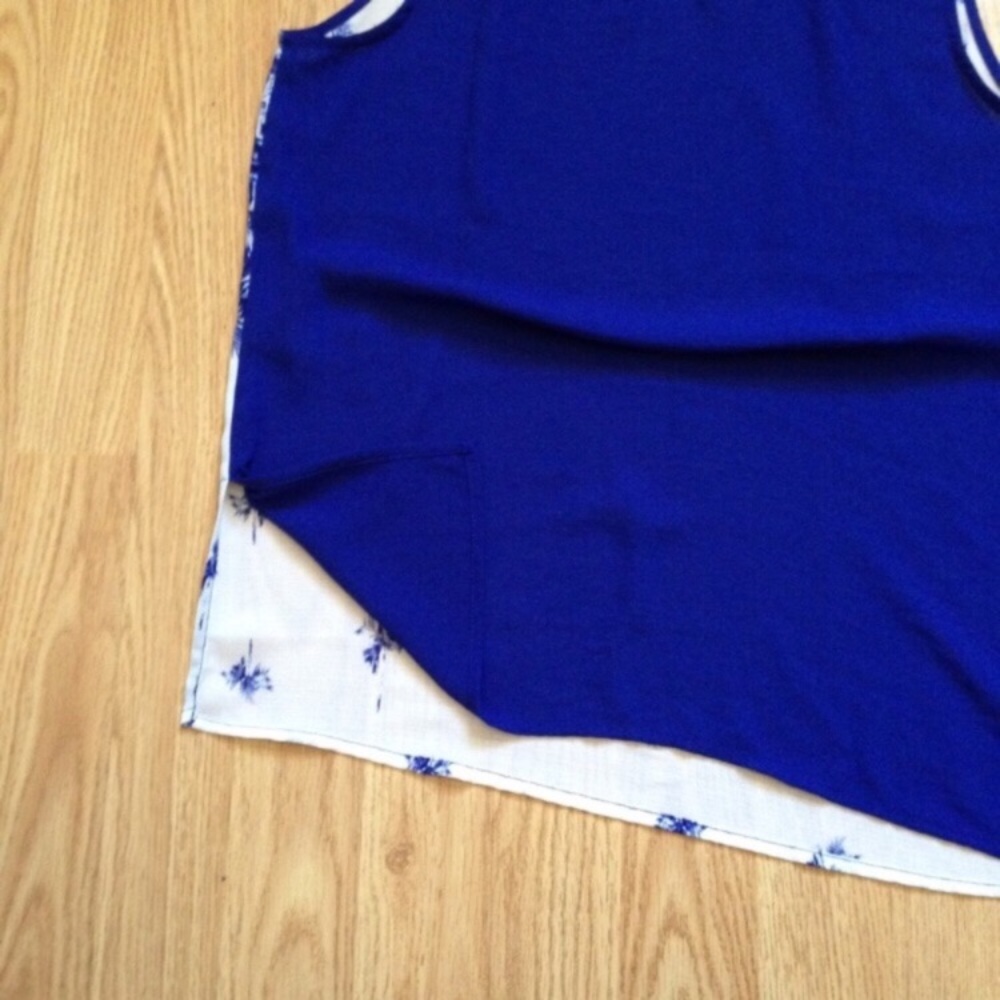 Slightly Sheer China Patterned Tank - Picture 2 of 4